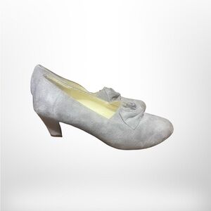 Ally Pumps‎ Women Size 10  Vintage Style 2 Inch Heels Suede Gray
